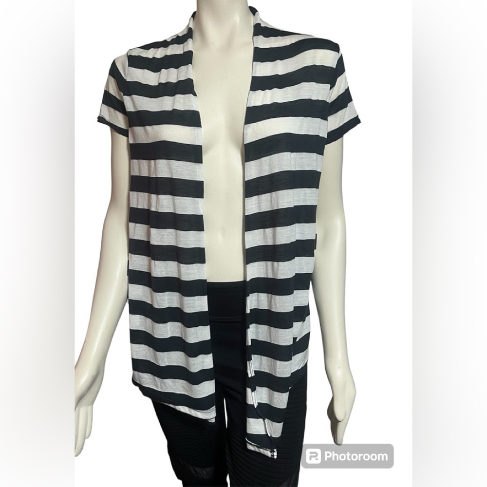 Julie’s Closet Cardigan T-shirt Sz Large